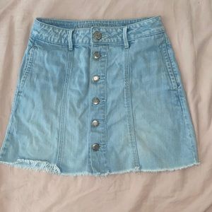 American Eagle // light blue Denim mini skirt // 00